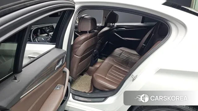 BMW 5 Series (G30) 2018 Белый из Кореи, фото 4