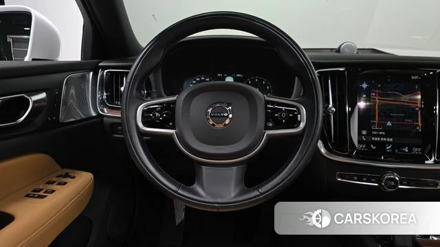 Volvo V60 Cross-Country 2nd Generation 2021 Белый из Кореи, фото 4