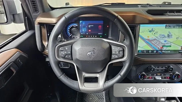Ford Bronco 6th Generation 2022 Цвет галактики из Кореи, фото 4