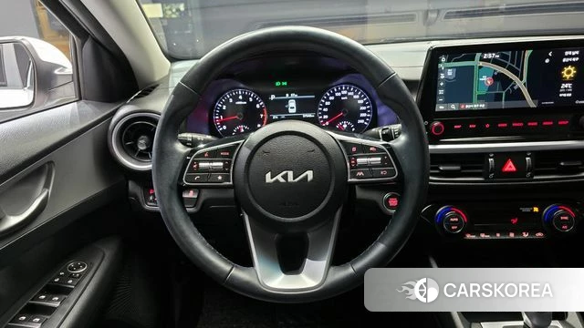 Kia The New K3 2nd generation 2021 Белый из Кореи, фото 4