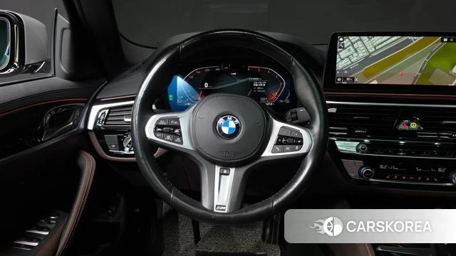 BMW 5 Series (G30) 2021 Серебристо-серый из Кореи, фото 4
