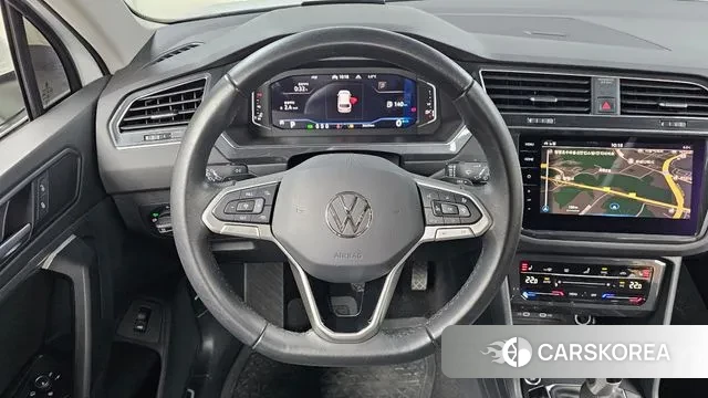 Volkswagen Tiguan second Generation 2023 Белый из Кореи, фото 4