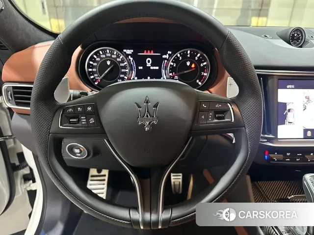 Maserati Levante 2023 Серый из Кореи, фото 4