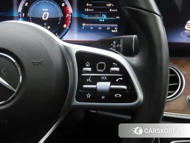 Mercedes-Benz E-Class W213 2020 Серебристо-серый из Кореи, фото 4