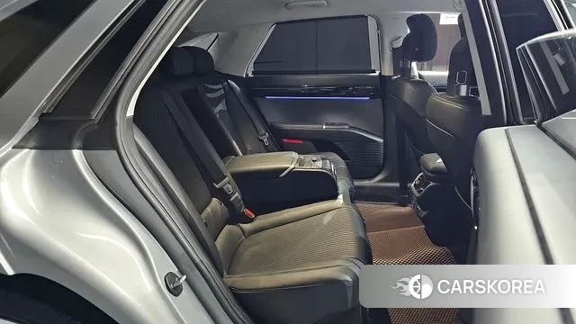 Hyundai Grandeur Hybrid (GN7) 2024 Серебристо-серый из Кореи, фото 4