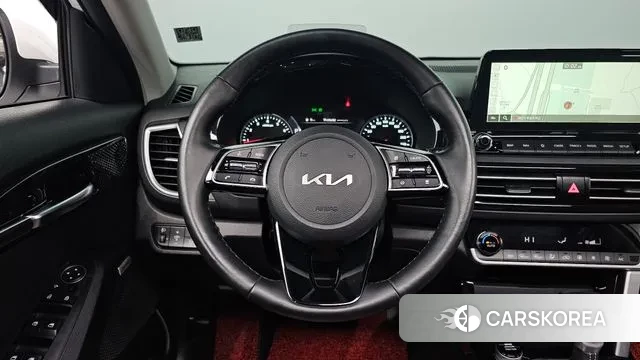 Kia Seltos 2022 Белый из Кореи, фото 4