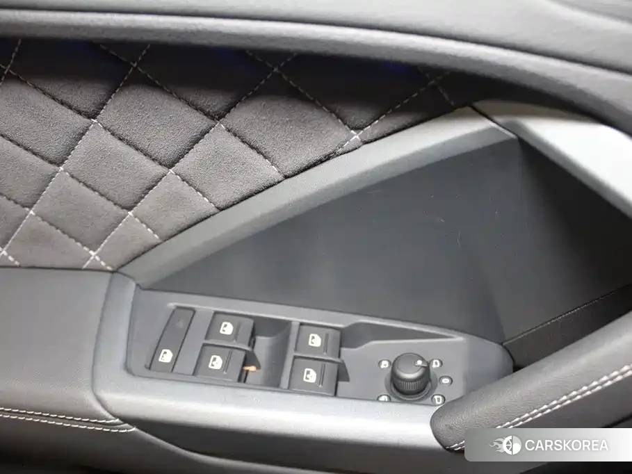 Audi Q3 Sportback 2026 Silver/gray из Китая, фото 4