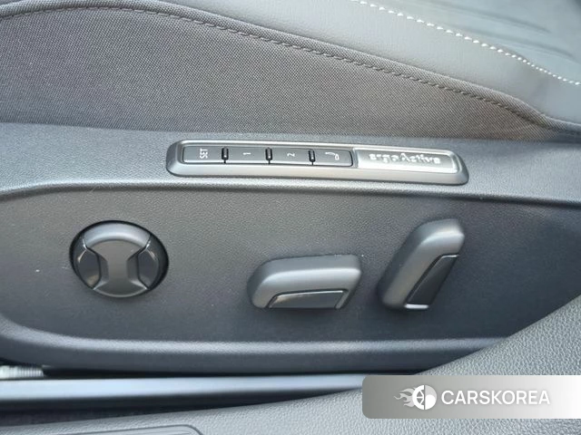 Volkswagen Golf 8th Generation 2026 Серебристо-серый из Кореи, фото 4