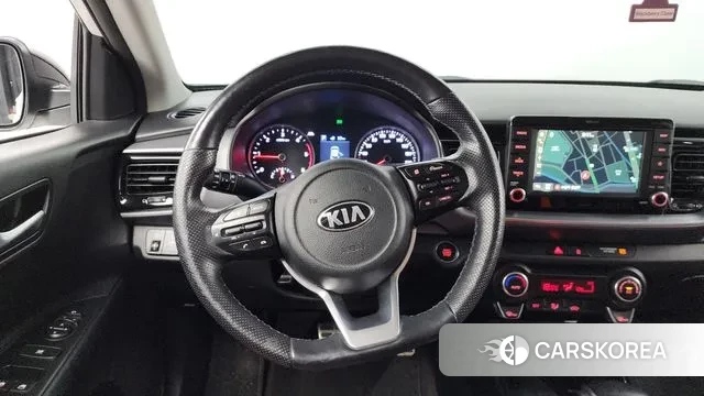 Kia Stonic 2018 Белый из Кореи, фото 4