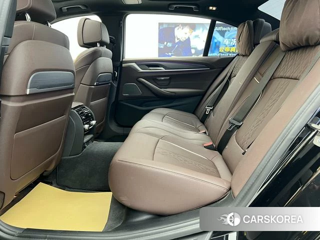 BMW 5 series 2022 Черный из Китая, фото 4