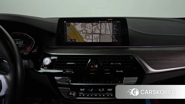 BMW 5 Series (G30) 2020 Небесно-голубой из Кореи, фото 4