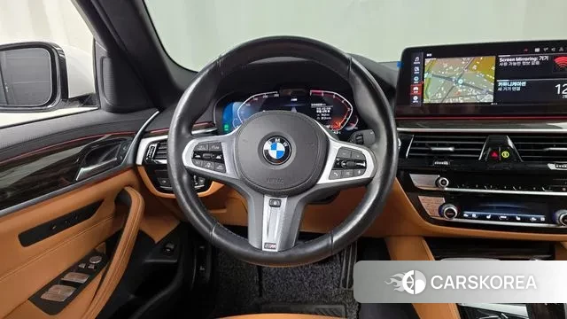 BMW 5 Series (G30) 2021 Белый из Кореи, фото 4