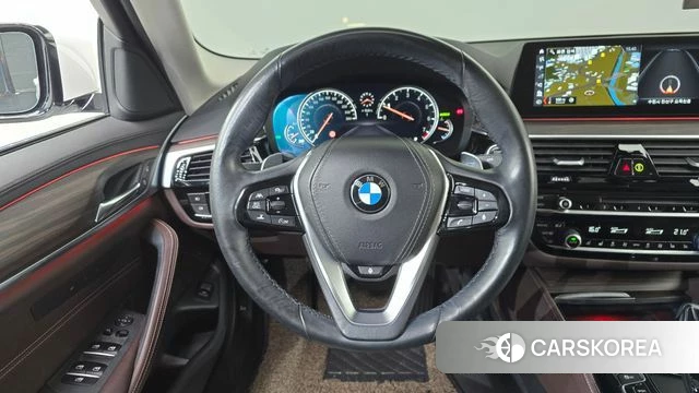 BMW 5 Series (G30) 2018 Белый из Кореи, фото 4