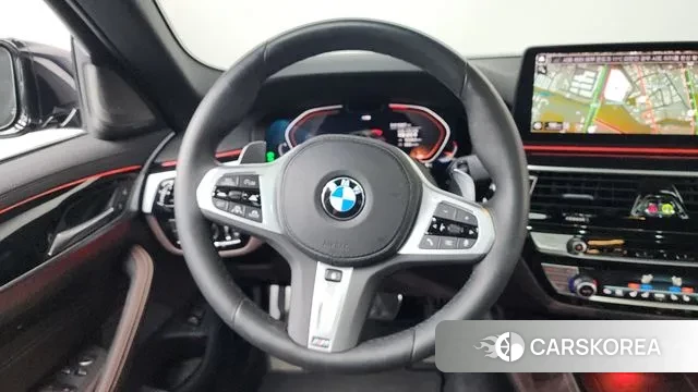 BMW 5 Series (G30) 2023 Черный из Кореи, фото 4