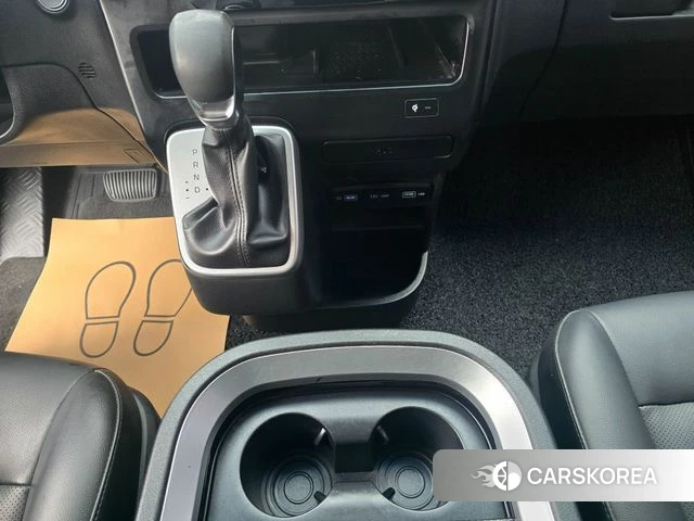 Hyundai Staria 2022 Серый из Кореи, фото 4