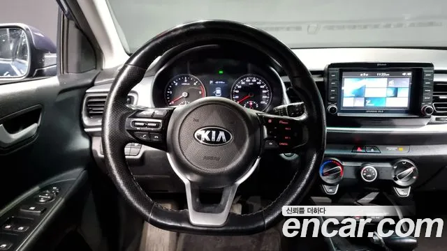 Kia Stonic 2018 Синий из Кореи, фото 4
