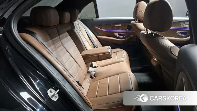 Mercedes-Benz E-Class W213 2023 Черный из Кореи, фото 4