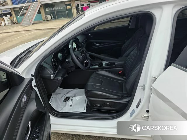 Hyundai The New Avante (CN7) 2023 Белый из Кореи, фото 4