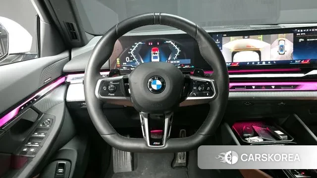 BMW 5 Series (G60) 2025 Белый из Кореи, фото 4