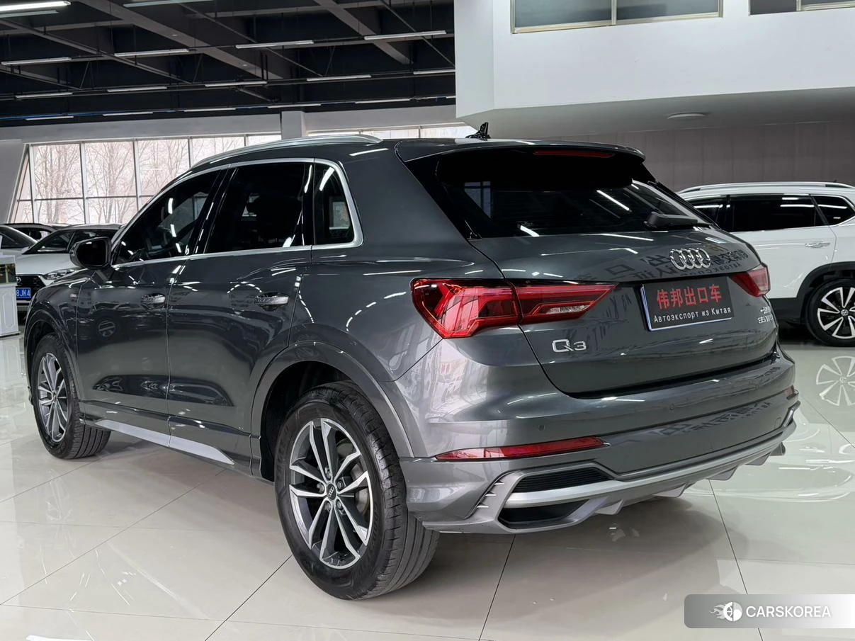 Audi Q3 2021 Темно-серый из Китая, фото 4