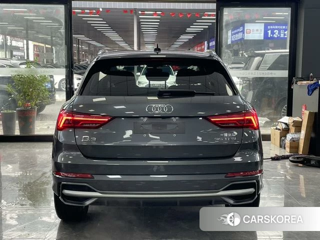 Audi Q3 2022 Темно-серый из Китая, фото 4