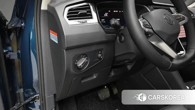 Volkswagen Tiguan second Generation 2023 Синий из Кореи, фото 4