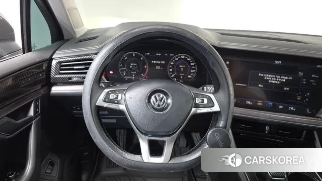 Volkswagen Touareg 3rd generation 2020 Серый из Кореи, фото 4