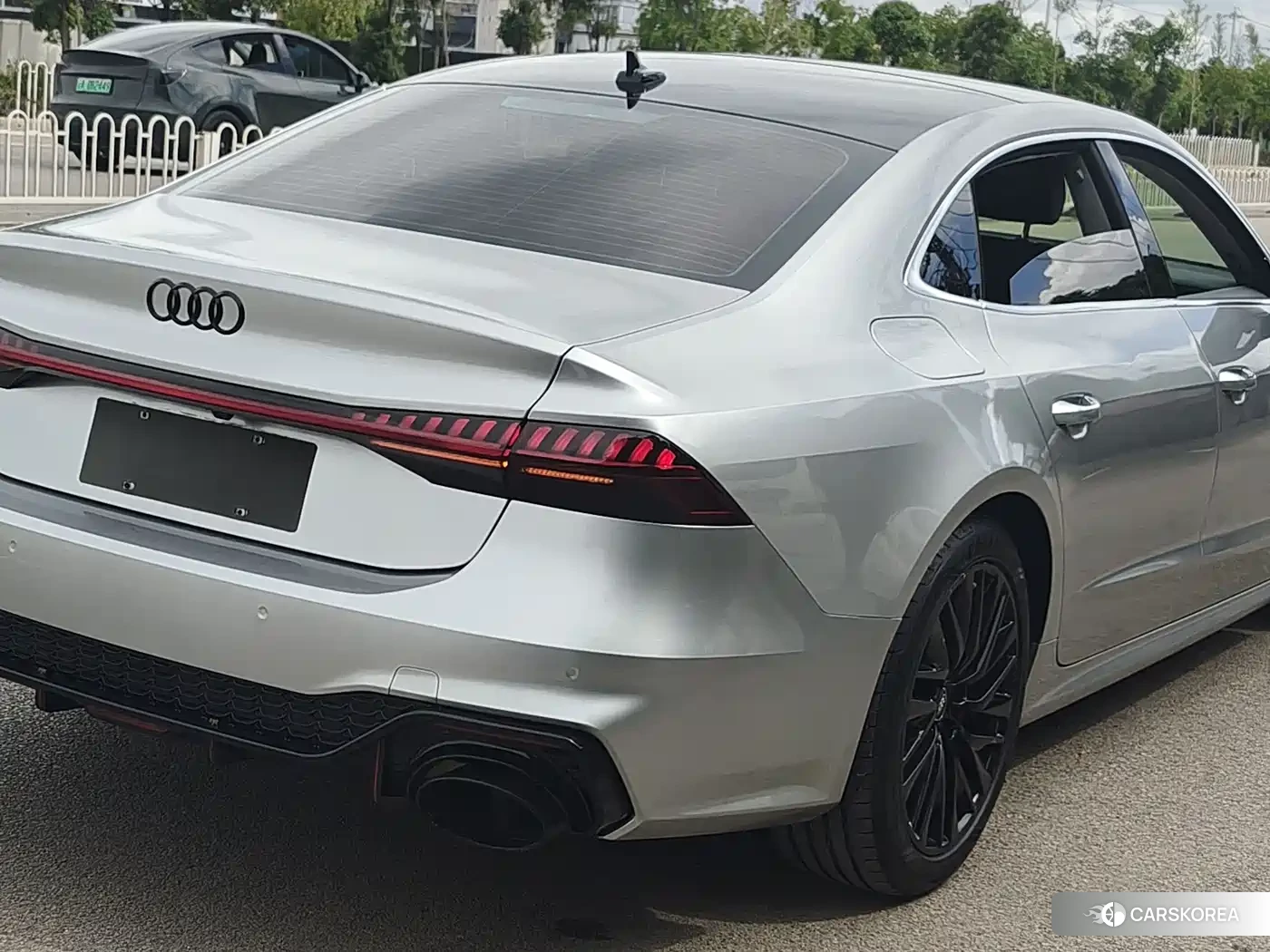 Audi A7L 2023 Silver/gray из Китая, фото 4