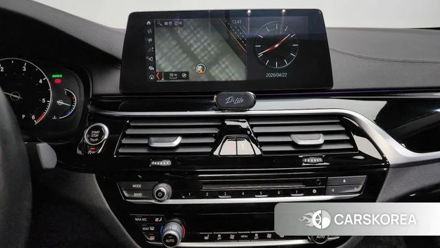 BMW 5 Series (G30) 2018 Белый из Кореи, фото 4