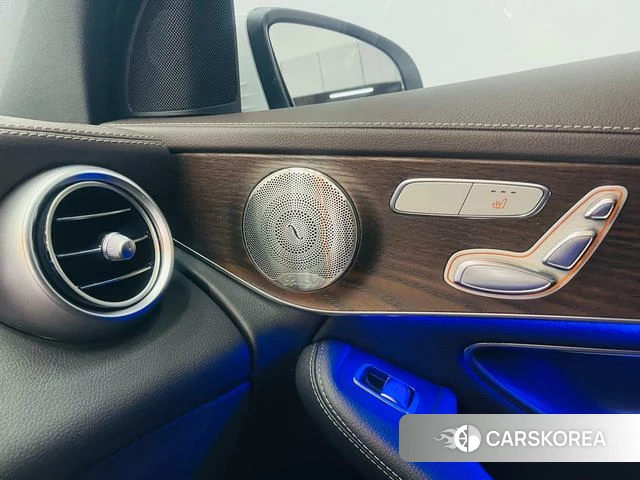 Mercedes-Benz GLC 2021 Белый из Китая, фото 4