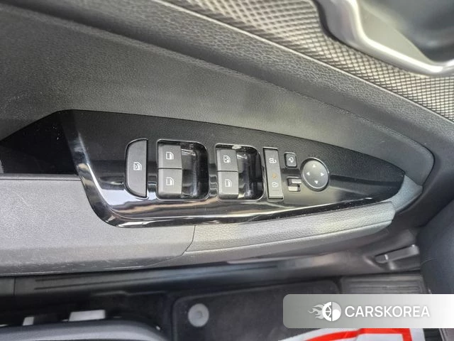 Kia Sportage 5th Generation Hybrid 2023 Белый из Кореи, фото 4