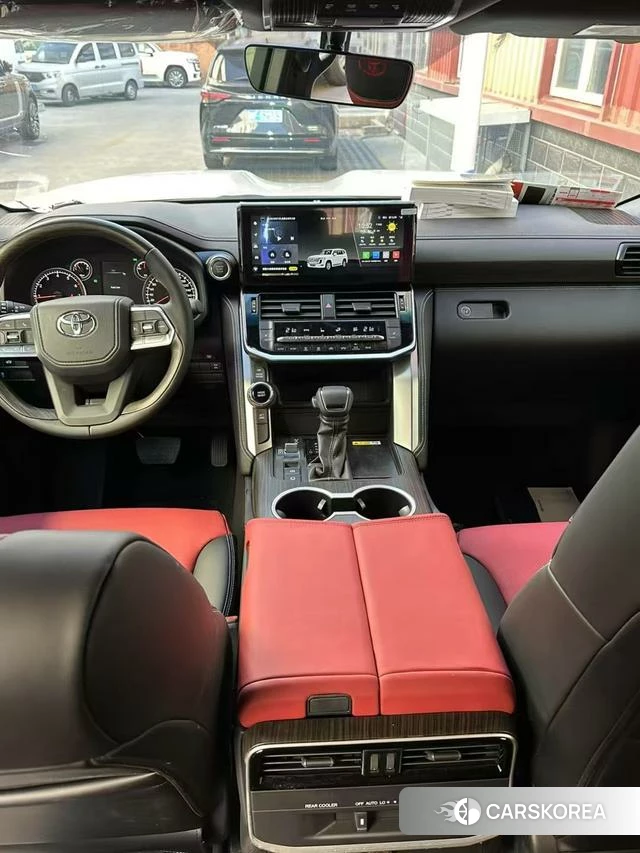 Toyota Land Cruiser (imported) 2024 Белый из Китая, фото 4