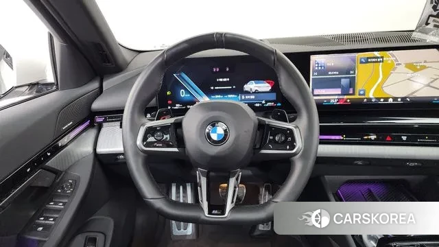 BMW 5 Series (G60) 2023 Белый из Кореи, фото 4