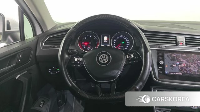 Volkswagen Tiguan second Generation 2019 Белый из Кореи, фото 4