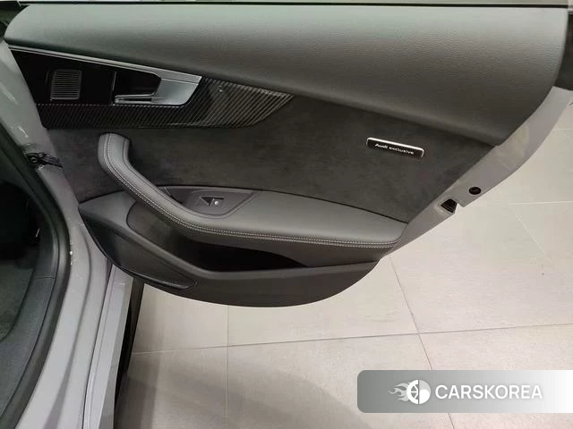 Audi RS 5 2025 Серебристо-серый из Китая, фото 4