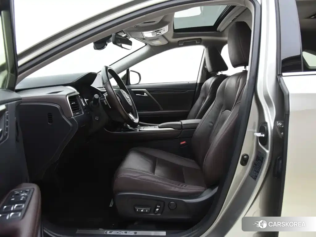 Lexus RX 2022 Silver/gray из Китая, фото 4