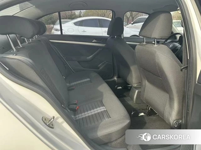 Volkswagen Lavida 2023 Белый из Китая, фото 4