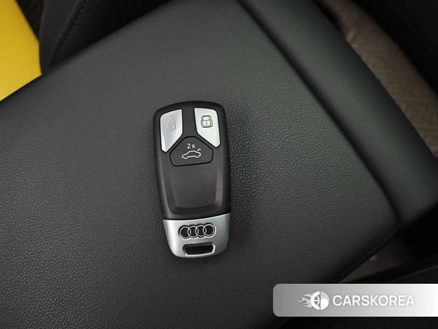 Audi Q5L 2019 Белый из Китая, фото 4