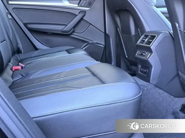 Audi Q5L 2022 Черный из Китая, фото 4