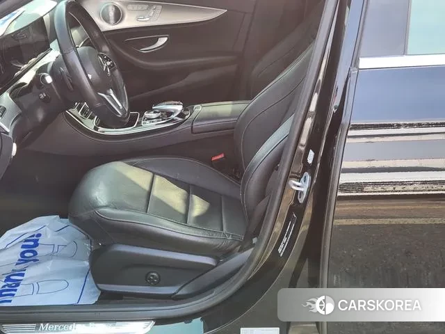 Mercedes-Benz E-Class W213 2019 Черный из Кореи, фото 4