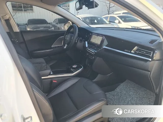 Kia Niro Plus 2022 Белый из Кореи, фото 4