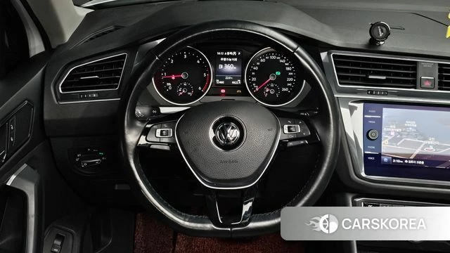 Volkswagen Tiguan second Generation 2018 Белый из Кореи, фото 4