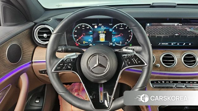 Mercedes-Benz E-Class W213 2022 Белый из Кореи, фото 4