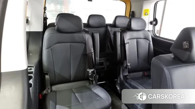 Hyundai Staria 2024 Желтый из Кореи, фото 4