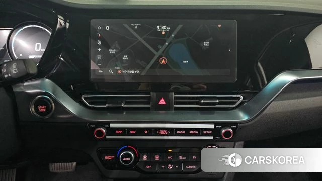 Kia Niro Plus 2022 Белый из Кореи, фото 4