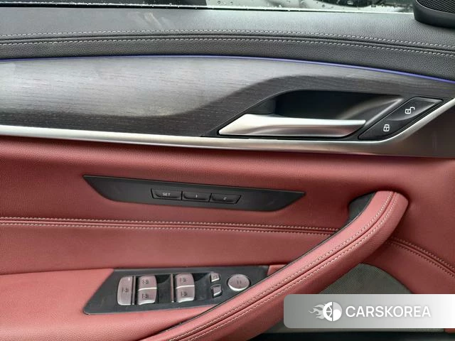 BMW 5 series 2022 Белый из Китая, фото 4