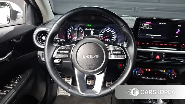 Kia The New K3 2nd generation 2023 Белый из Кореи, фото 4