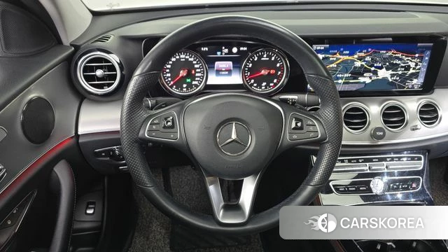 Mercedes-Benz E-Class W213 2018 Белый из Кореи, фото 4