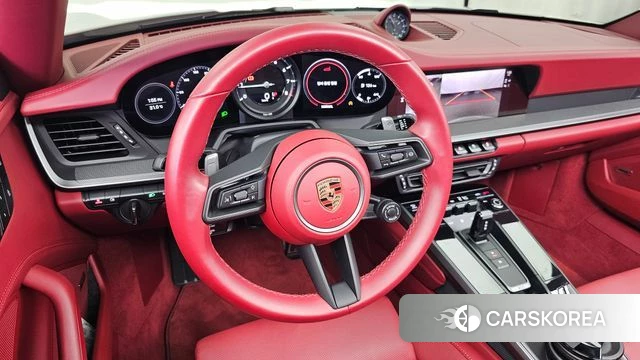 Porsche 911(992) 2023 Жемчужный цвет из Кореи, фото 4