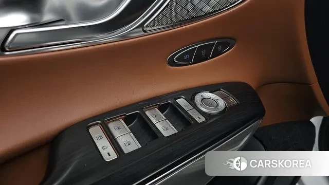 Genesis GV70 2023 Белый из Кореи, фото 4